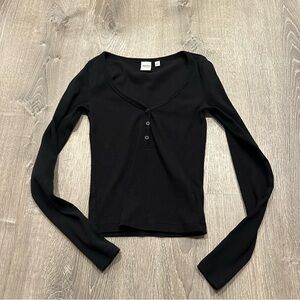 Aritzia homestretch black cotton size xsmall long sleeve henley top